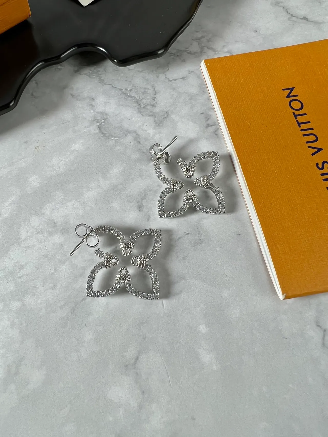Louis Vuitton Flower Motif Pavé Crystal Butterfly Earrings 8