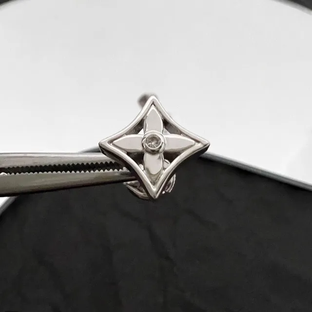 Louis Vuitton Flower Motif Silver Gold Stud Earrings 5