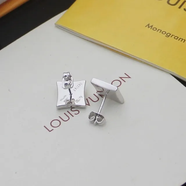Louis Vuitton Flower Motif Square Pavé Earrings 4