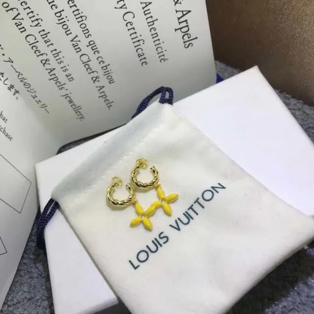 Louis Vuitton Flower Motif Yellow Gold Twisted Hoop Enamel Pendant Earrings 3