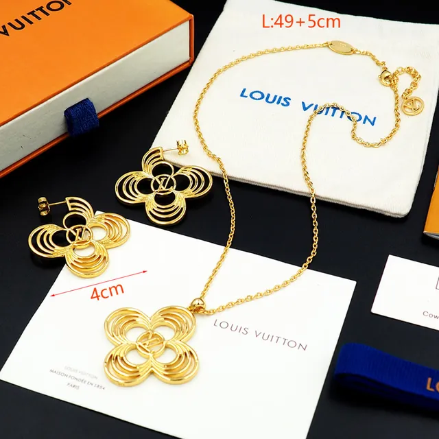 Louis Vuitton Flower Multi-Ring Floral Pendant Necklace 3