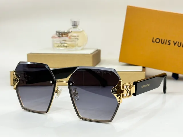 Louis Vuitton Geometric Octagonal Gradient Sunglasses 1
