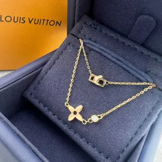 Louis Vuitton सلسलة ذهبية وردة بأربع بتلات سوار تعليق