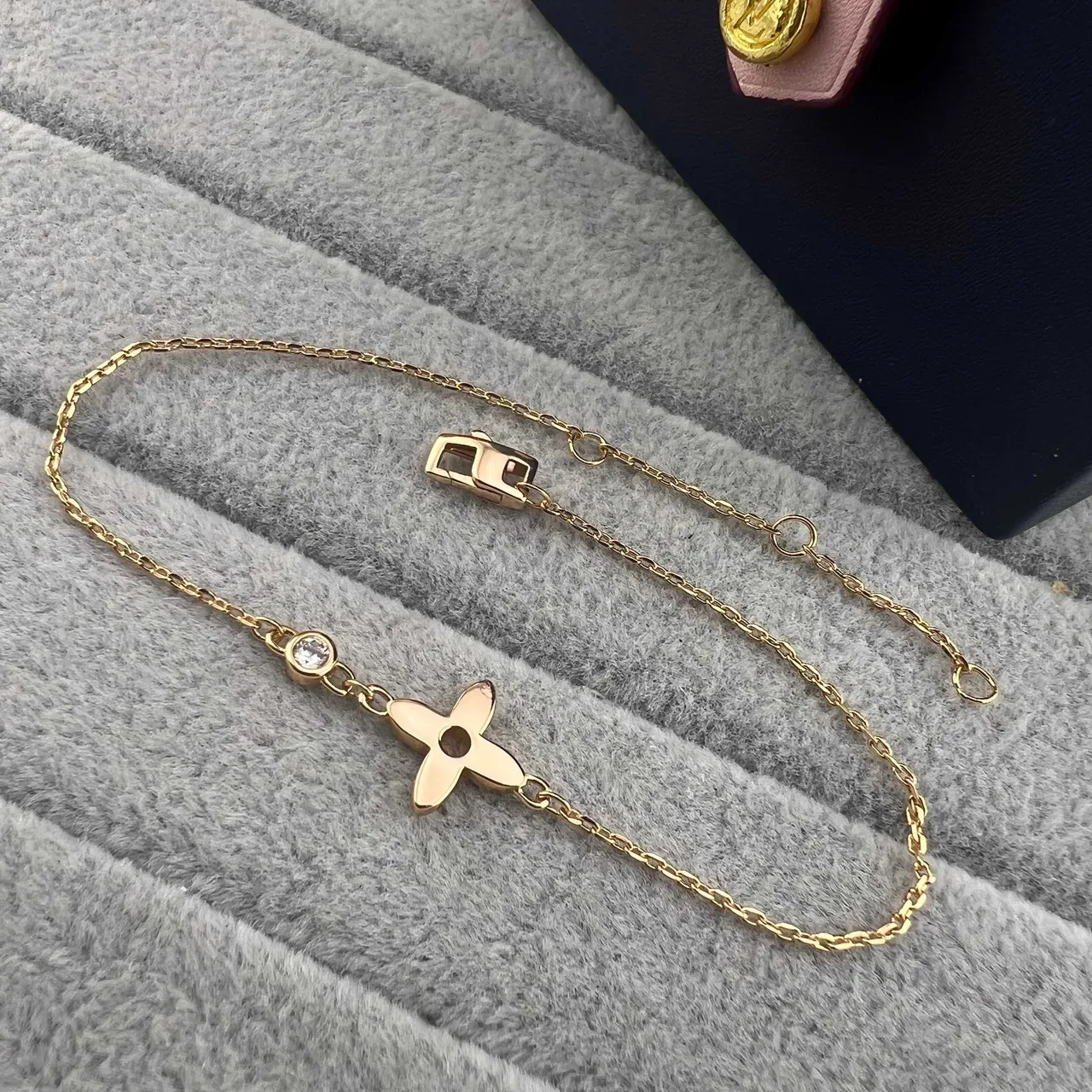 Louis Vuitton Gold Chain Four-Petal Flower Charm Bracelet 2