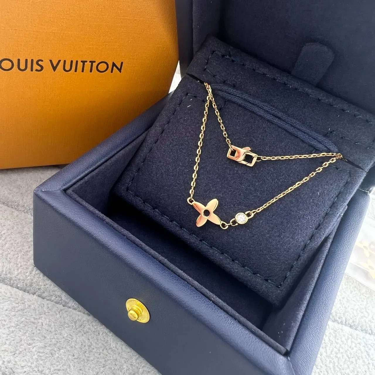 Louis Vuitton Gold Chain Four-Petal Flower Charm Bracelet 7