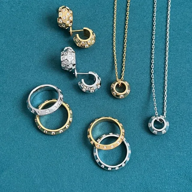 Louis Vuitton Gold Channel-Set Diamond Ring 7