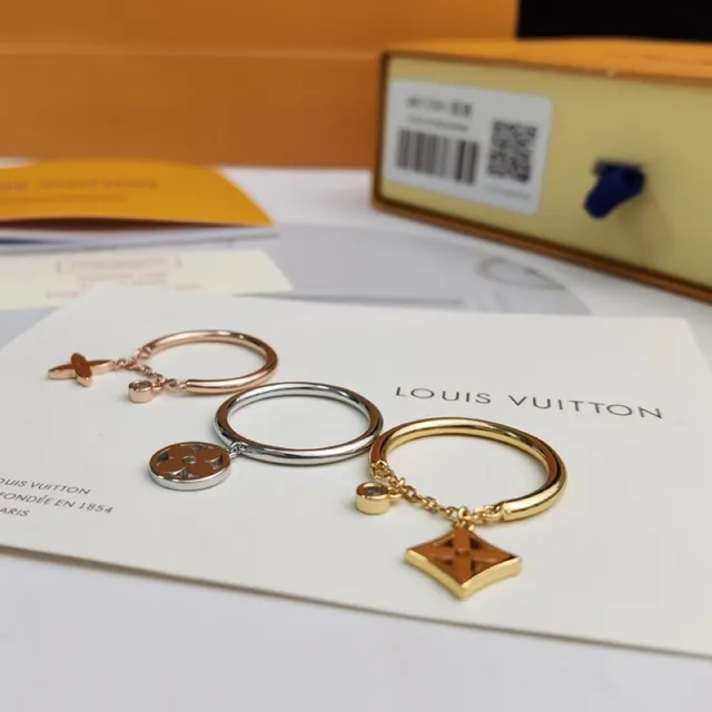 Louis Vuitton Bague en or et argent empilable multi-bandes de métal mixte 8