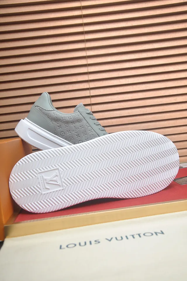 Louis Vuitton Green White Monogrammed Upper Platform Sole Lifestyle Sneakers 3