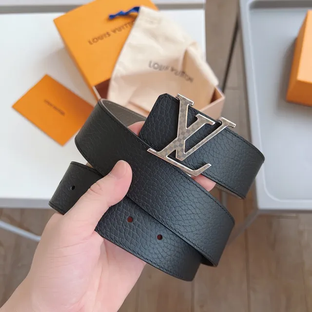 Louis Vuitton Interlocking LV Buckle Pebbled Leather Belt 2