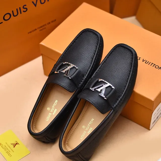 Louis Vuitton Loafer Preto Prata Couro Granulado Fivela Metal LV Loafer 3