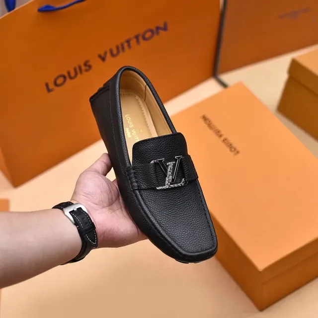 Louis Vuitton Loafer Preto Prata Couro Granulado Fivela Metal LV Loafer 6