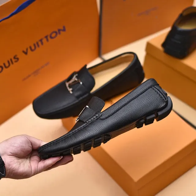 Louis Vuitton Loafer Preto Prata Couro Granulado Fivela Metal LV Loafer 7