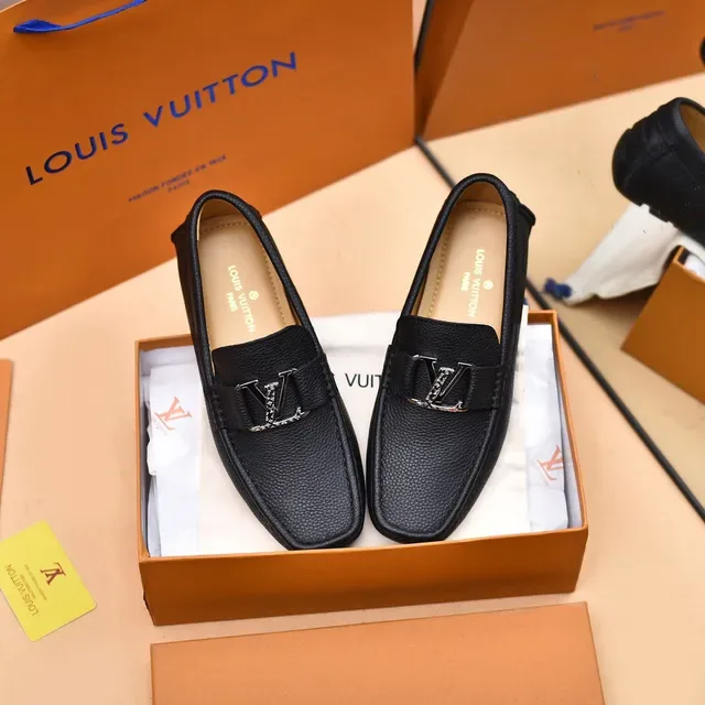 Louis Vuitton Loafer Preto Prata Couro Granulado Fivela Metal LV Loafer 9