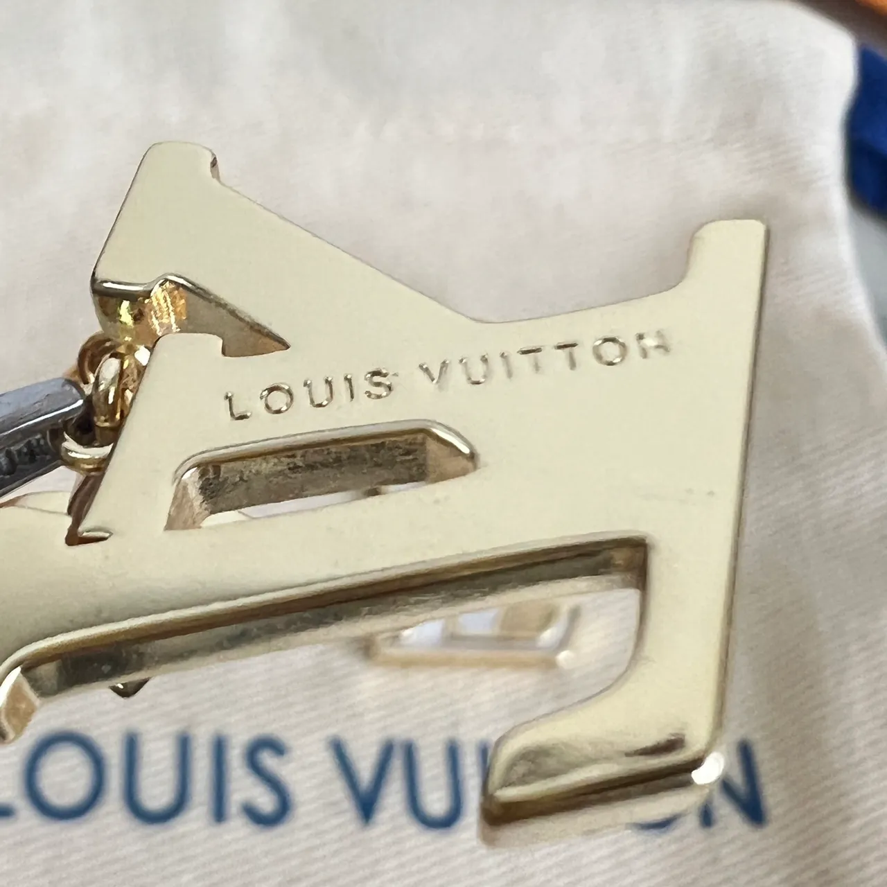 Louis Vuitton LV फूल सोना सफेद धातु माँ-मोती जड़ावट कानों की बाली 2