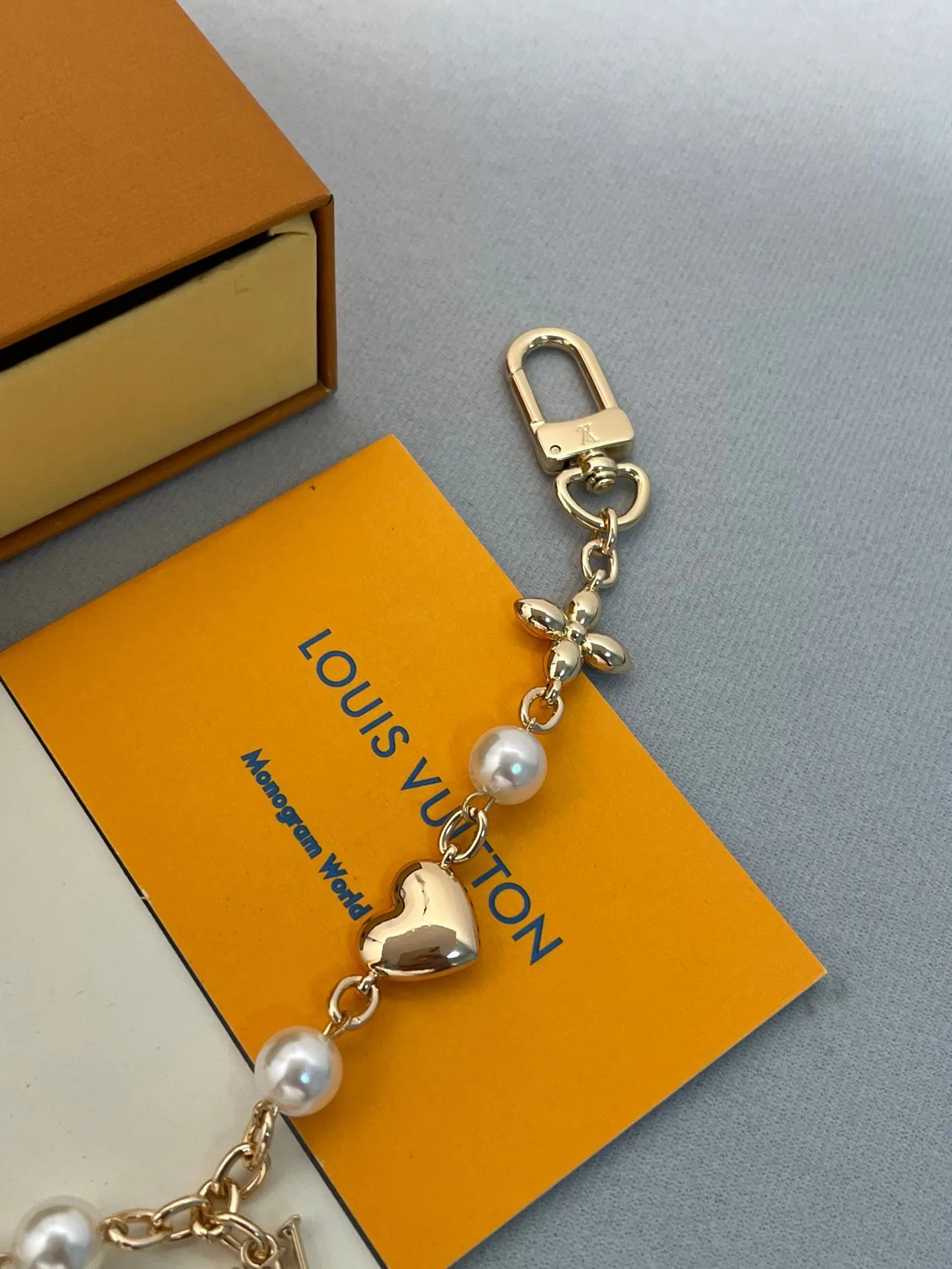 Louis Vuitton LV Heart Chain Bag Charm Gold and Pearl Necklace 3