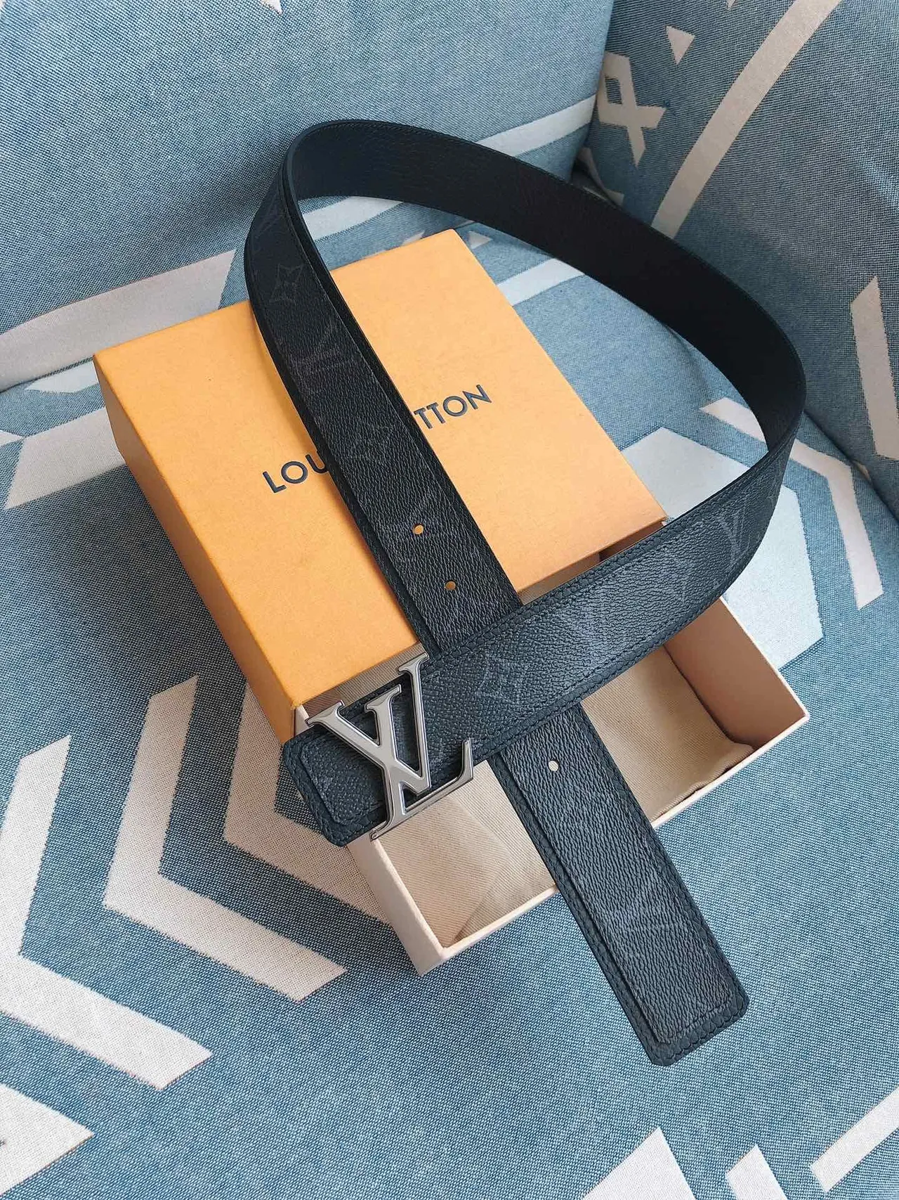 Louis Vuitton LV Initiales Dark Gray Monogram Leather Belt 2