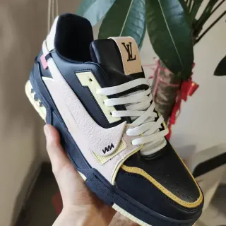 Louis Vuitton LV Trainer Negro Beige parte superior multicapa multi-material Monogram-Tongue Tag zapatillas lifestyle