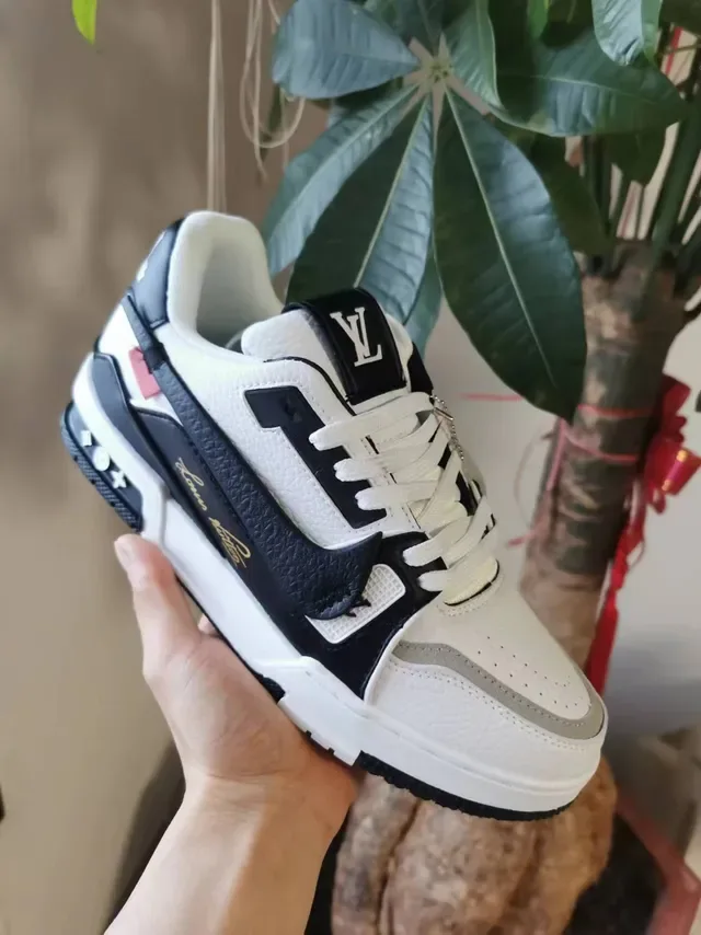 Louis Vuitton LV Trainer Black Beige Layered Multi-Material Upper Monogram-Tongue Tag Lifestyle Sneakers 4