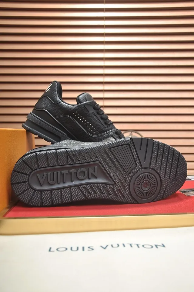 Louis Vuitton LV Trainer Noir et Or Cuir grainé Semelle Intermédiaire en Caoutchouc Multicouche Chaussures Lifestyle 3