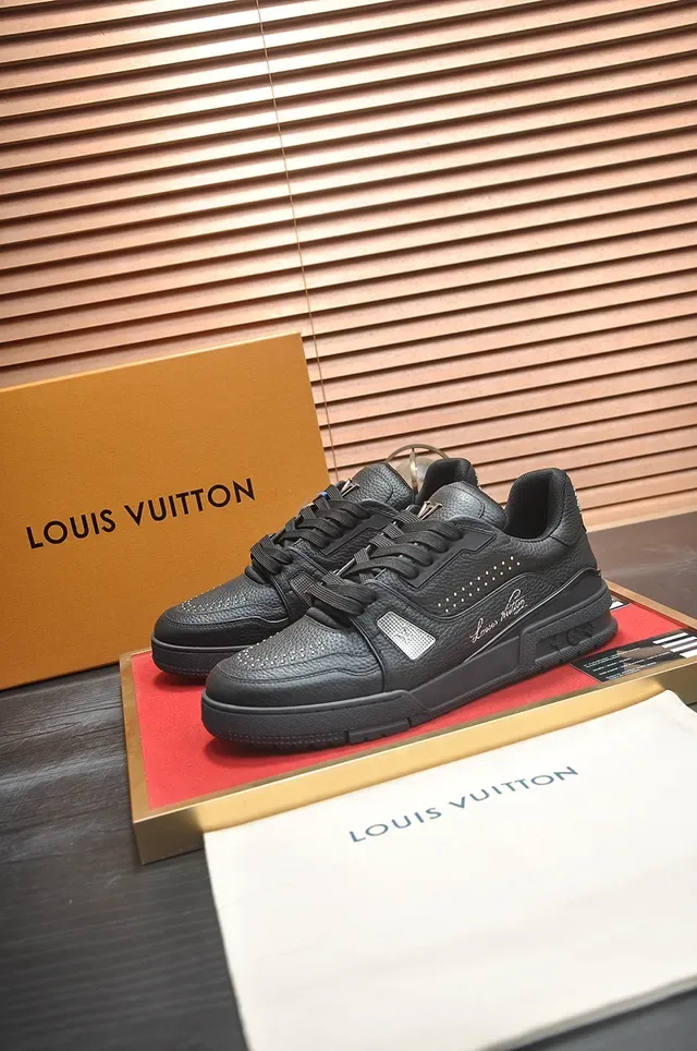 Louis Vuitton LV Trainer Noir et Or Cuir grainé Semelle Intermédiaire en Caoutchouc Multicouche Chaussures Lifestyle 4
