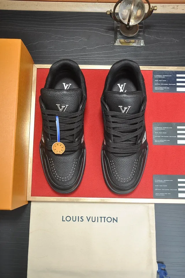 Louis Vuitton LV Trainer Noir et Or Cuir grainé Semelle Intermédiaire en Caoutchouc Multicouche Chaussures Lifestyle 5