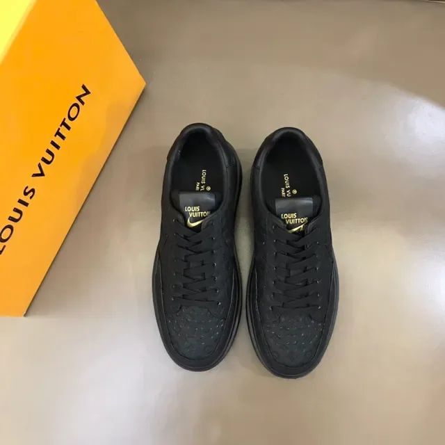 Louis Vuitton LV Trainer Sneakers Lifestyle Noires avec Upper en Toile Monogrammed, Semelle Intermédiaire avec Texte Embossé 2