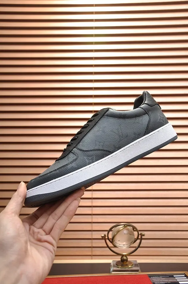 Louis Vuitton LV Trainer Tênis Lifestyle de Couro Preto e Branco com Estampa Monograma Low-Top 6