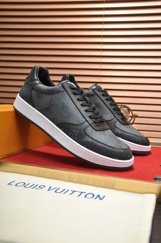 Louis Vuitton LV Trainer Tênis Lifestyle de Couro Preto e Branco com Estampa Monograma Low-Top 8