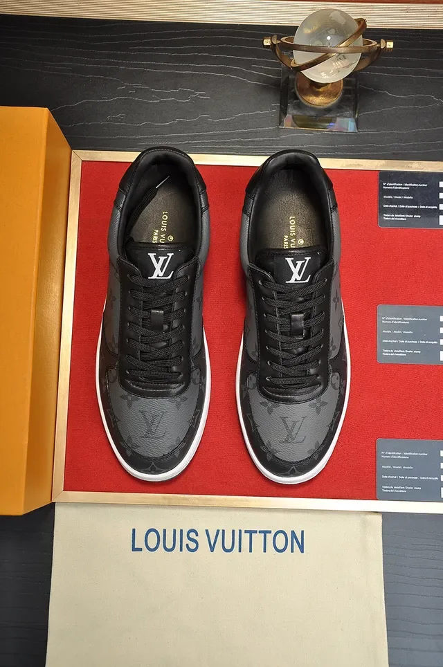 Louis Vuitton LV Trainer Tênis Lifestyle de Couro Preto e Branco com Estampa Monograma Low-Top 9