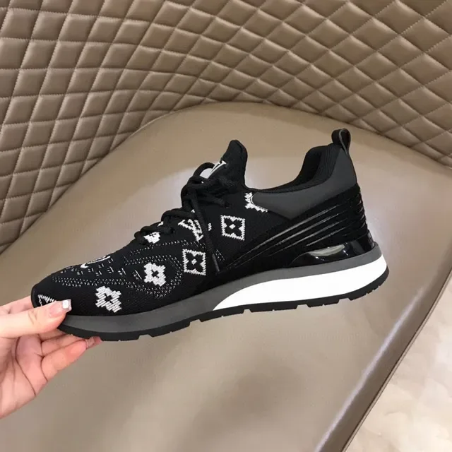 Louis Vuitton LV Trainer Preto Branco Transparente Calcanhar Unidade Ar Motivos Embossados Tênis Lifestyle 3