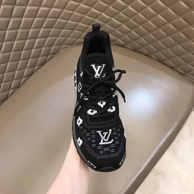 Louis Vuitton LV Trainer Preto Branco Transparente Calcanhar Unidade Ar Motivos Embossados Tênis Lifestyle 4