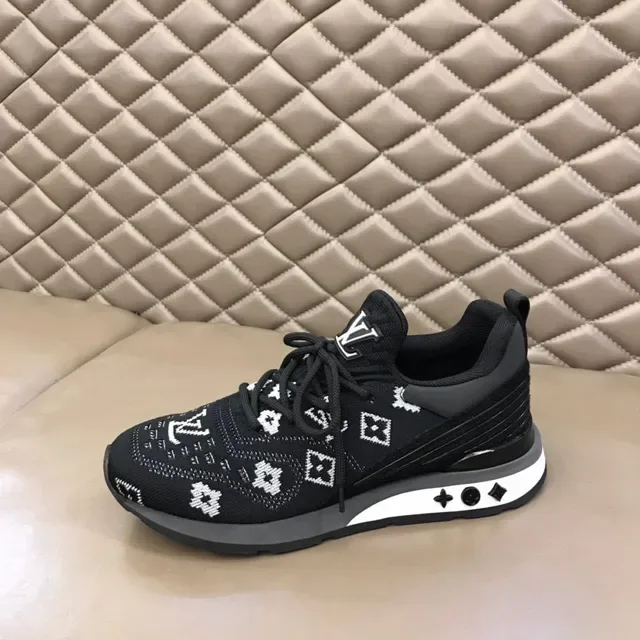 Louis Vuitton LV Trainer Preto Branco Transparente Calcanhar Unidade Ar Motivos Embossados Tênis Lifestyle 5