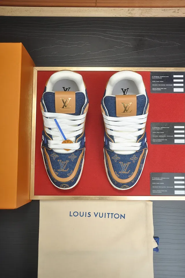 Louis Vuitton LV Trainer নীল বেইজ ডিনিম উপর মনোগ্রাম এমব্রয়ডারী লাইফস্টাইল স্নিকার্স 5