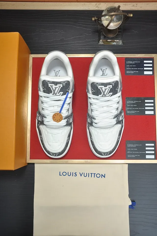 Louis Vuitton LV Trainer Gris Blanc Monogram Toile Semicouche Milieu Lifestyle Sneakers 5