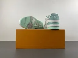 Louis Vuitton LV Trainer Vert Blanc Semelle Médiane Multicouche Maille Perforée Supérieure Sneakers Lifestyle 16