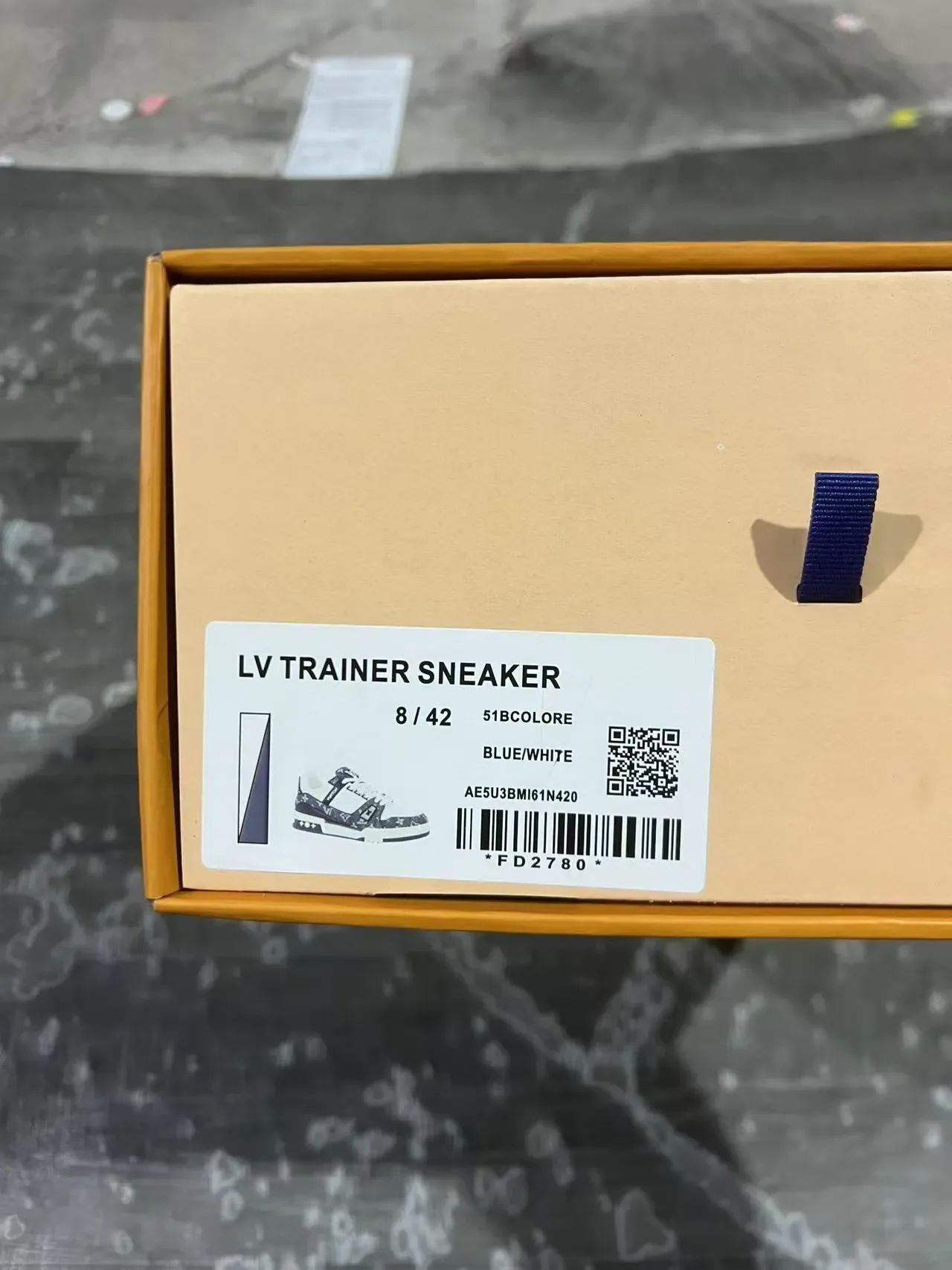 Louis Vuitton LV Trainer Navy White Monogrammed Denim Upper Tênis Lifestyle Assimétrico Cinto Brand 12