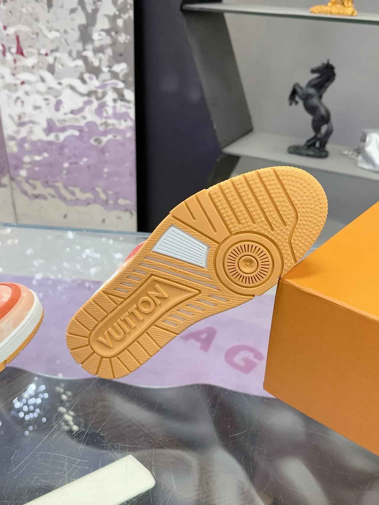 Louis Vuitton LV Trainer Sneakers Lifestyle Monogram Toile Rose Orange Haut En Couches 2