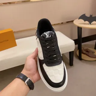 Louis Vuitton LV Trainer White Black Acolchado Textil Superior Cubiertas de Cuero Sneakers Lifestyle