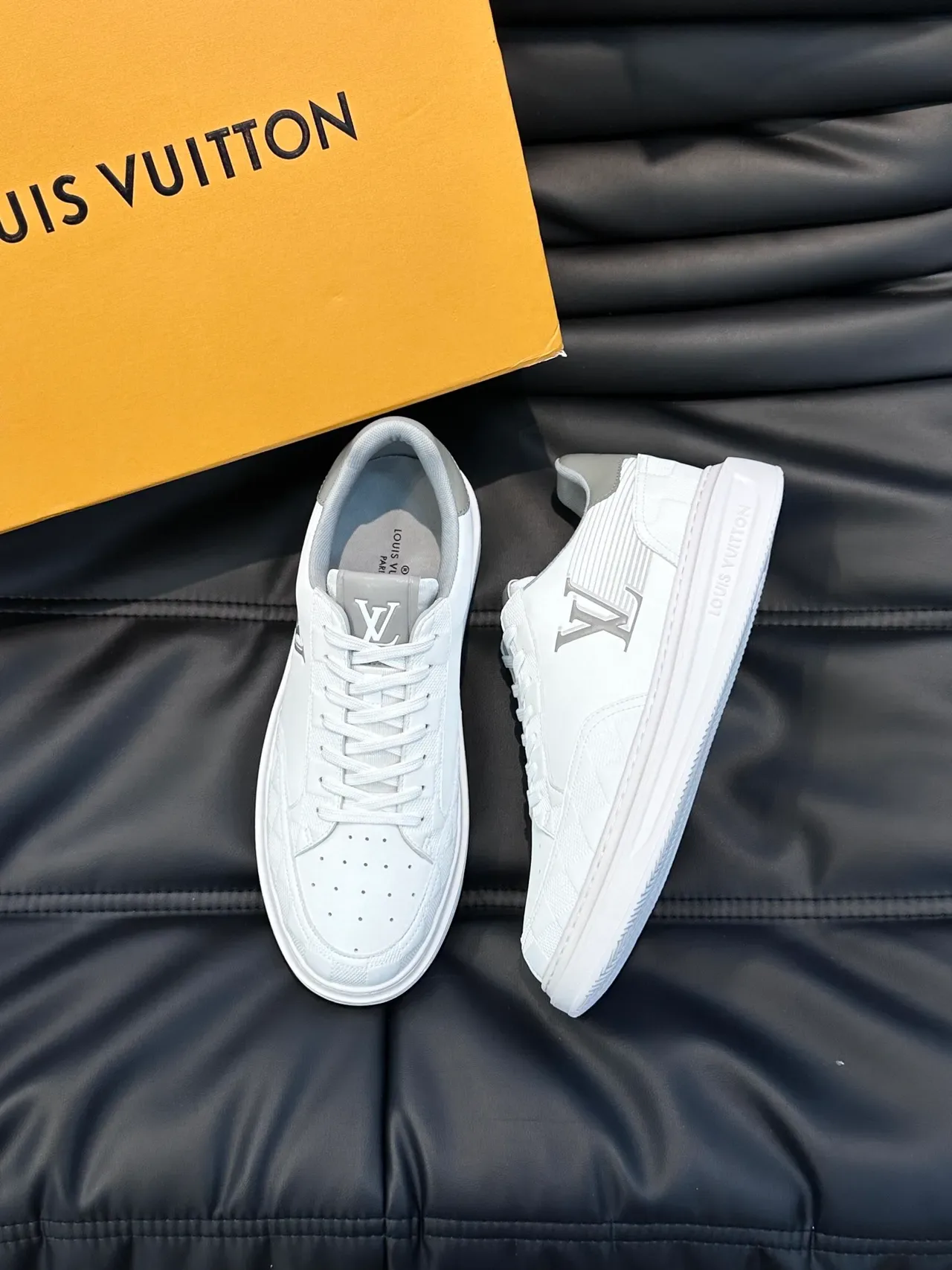 Louis Vuitton LV Trainer White Gray Embossed Monogram Checkerboard Texture Lifestyle Sneakers 4