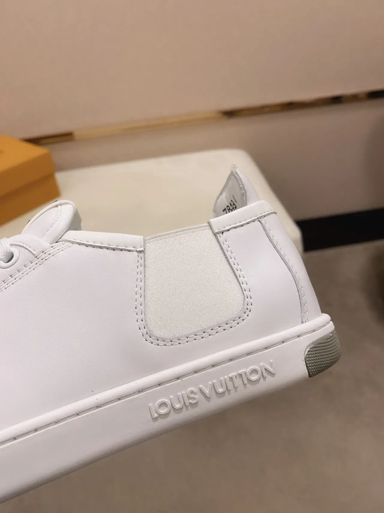 Louis Vuitton LV Trainer Blanc et Gris en Cuir Low-Top Lifestyle Sneakers 5