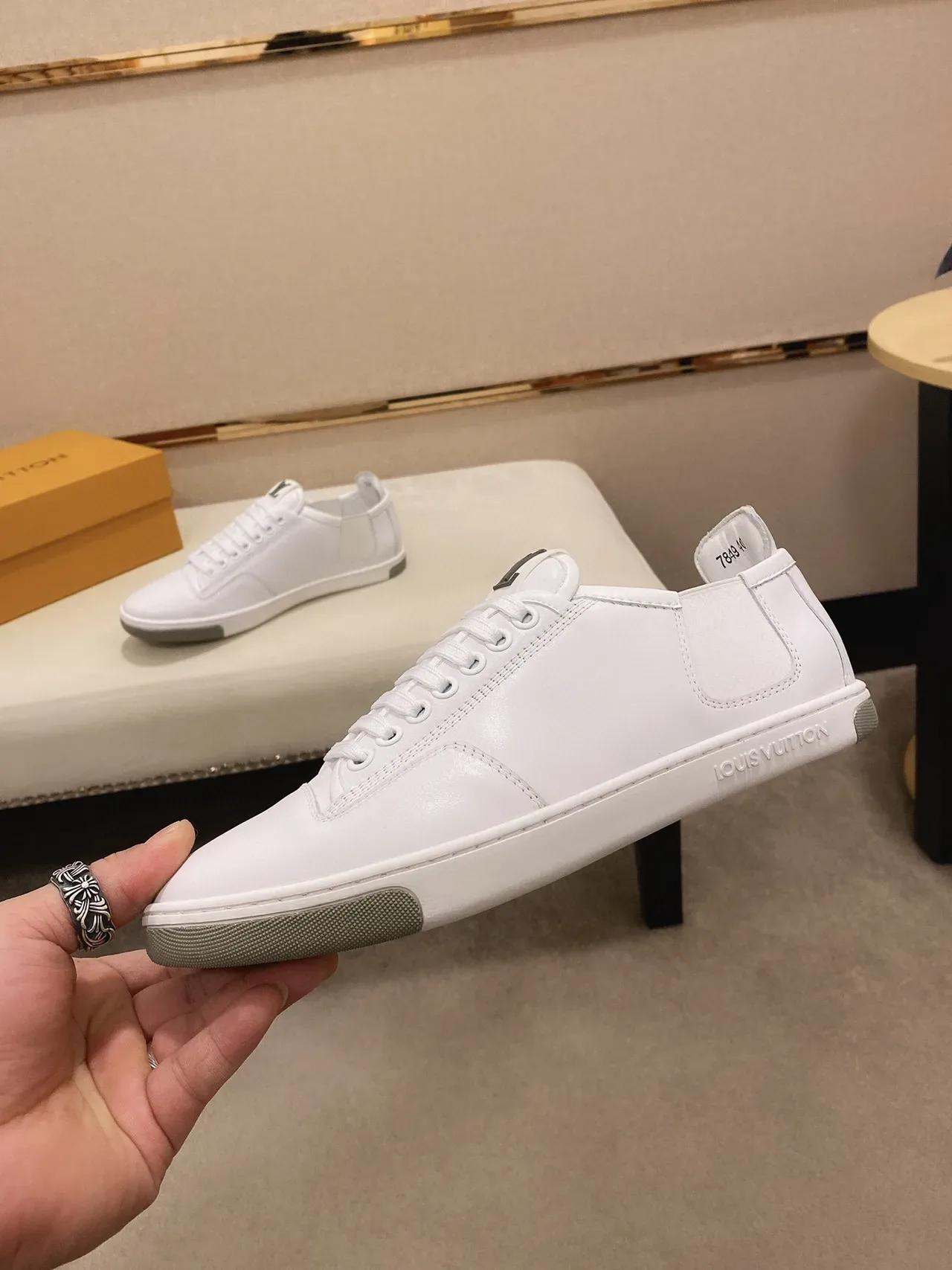 Louis Vuitton LV Trainer Blanc et Gris en Cuir Low-Top Lifestyle Sneakers 8
