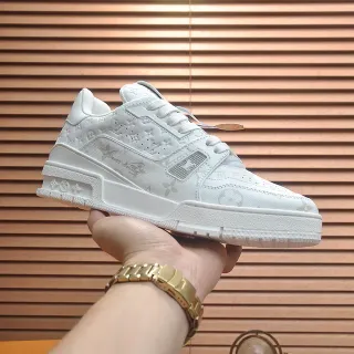 Louis Vuitton LV Trainer Blanco Gris Monograma Impreso Cuero Esculturado Suela Doble Densidad Estilo de Vida Sneakers
