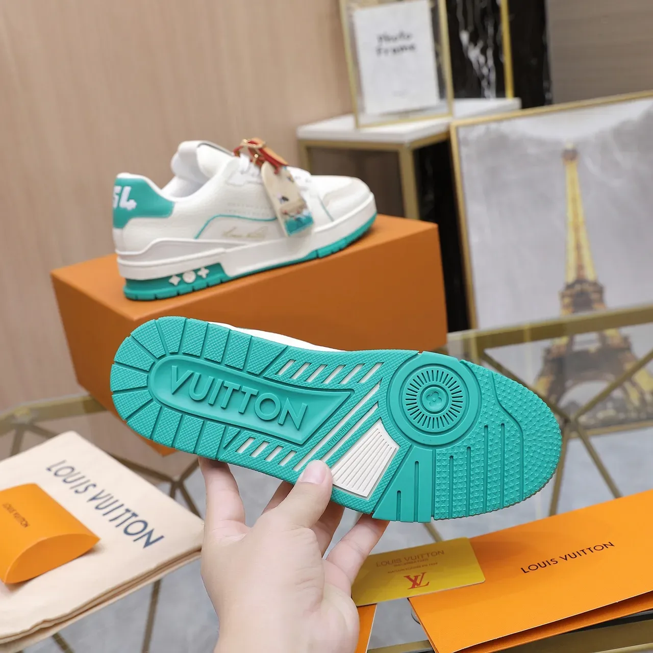 Louis Vuitton LV Trainer Blanc Vert Cuir Supérieur Acent Turquoise Tubing Lifestyle Sneakers 3
