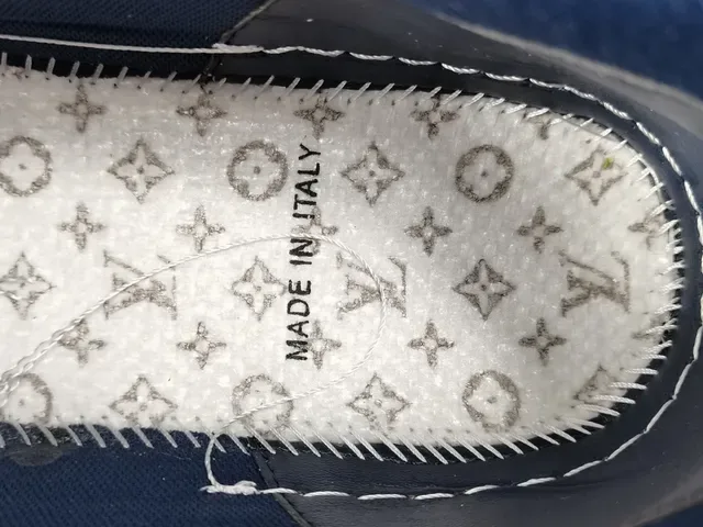 Louis Vuitton LV Trainer White Navy Leather Upper Cursive Signature Detail Lifestyle Sneakers 2