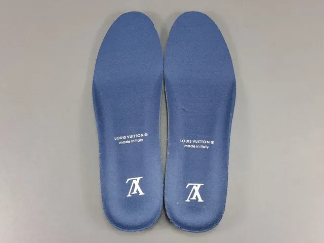 Louis Vuitton LV Trainer White Navy Leather Upper Cursive Signature Detail Lifestyle Sneakers 3