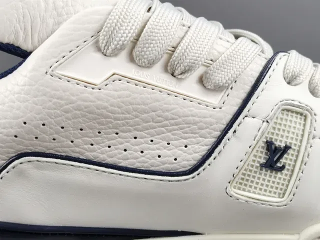 Louis Vuitton LV Trainer White Navy Leather Upper Cursive Signature Detail Lifestyle Sneakers 5
