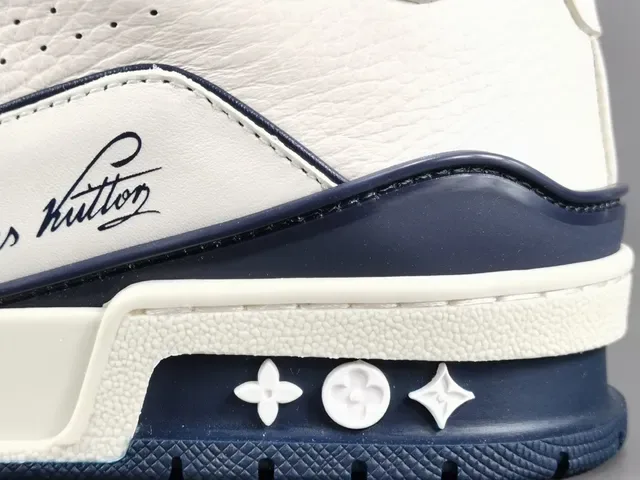 Louis Vuitton LV Trainer White Navy Leather Upper Cursive Signature Detail Lifestyle Sneakers 7