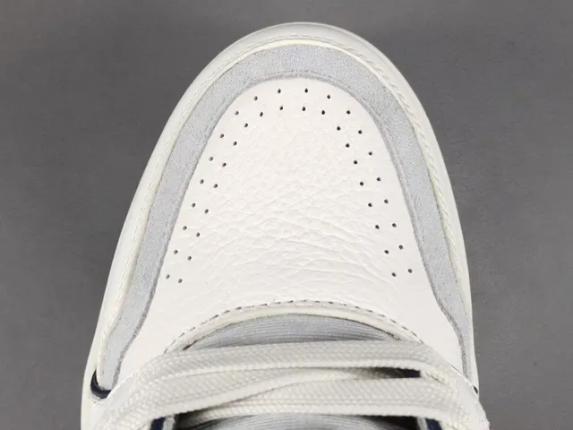 Louis Vuitton LV Trainer White Navy Leather Upper Cursive Signature Detail Lifestyle Sneakers 10