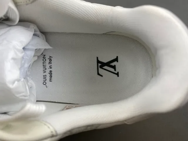 Louis Vuitton LV Trainer Chaussures Lifestyle Blanc et Rose Cuir Quilted Broderie Fleur de Cerisier 8