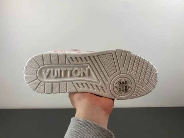 Louis Vuitton LV Trainer Chaussures Lifestyle Blanc et Rose Cuir Quilted Broderie Fleur de Cerisier 9